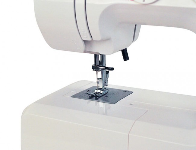 Электромеханическая швейная машина Elna TS456