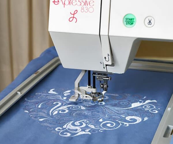 Вышивальная машина Elna eXpressive 830L