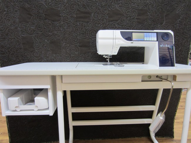 Швейный стол для ELNA 730/ 740/ 760 и Janome 7700/ 8200/ 8900 Швейный стол для ELNA 730/ 740/ 760 и Janome 7700/ 8200/ 8900