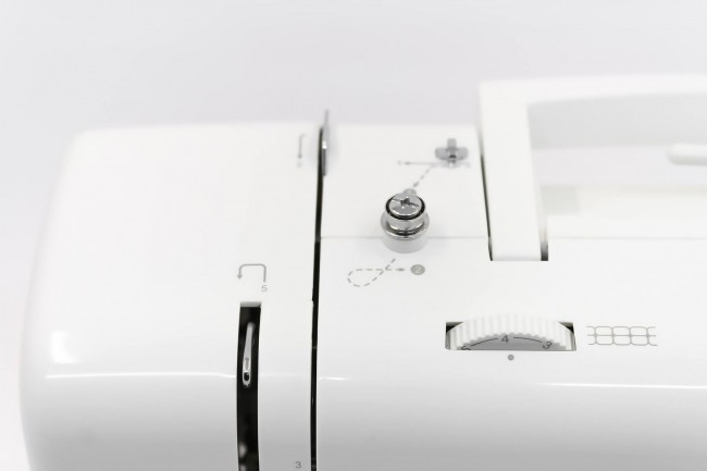 Электромеханическая швейная машина Singer Simple 3250