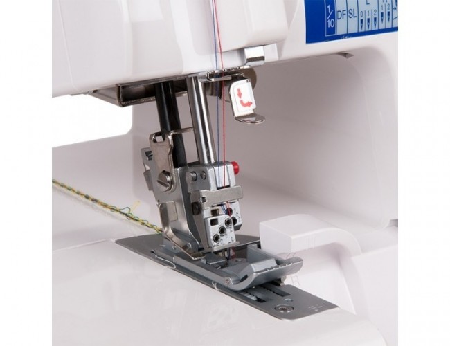 Коверлок Elna 745